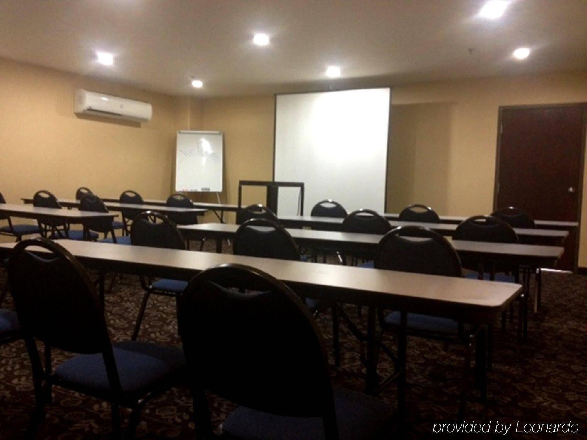 Holiday Inn Express Hotel & Suites Woodland Hills By Ihg Los Angeles Zewnętrze zdjęcie